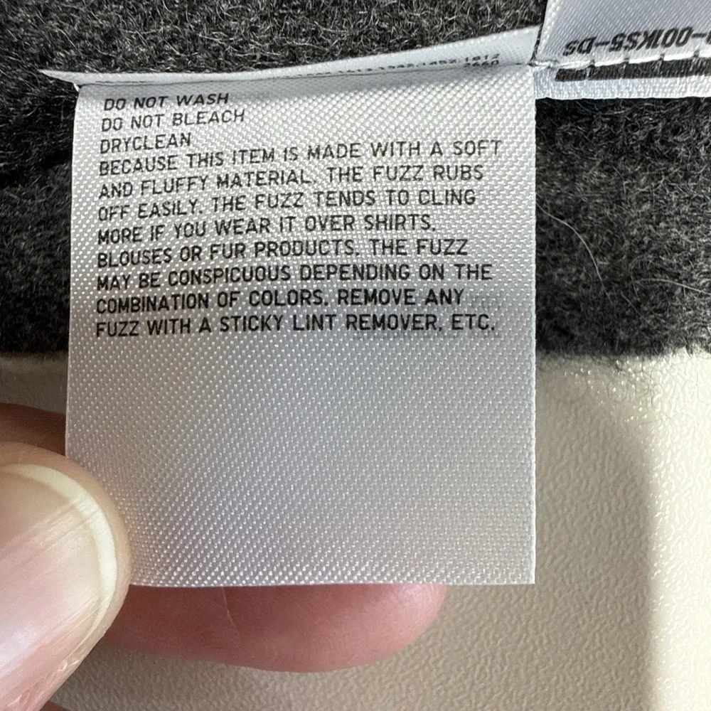 Uniqlo Cashmere Wool Large Scarf Wrap Throw Gray 23.5